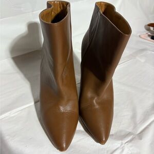 Woman Common Projects Tan Leather Ankle Boots